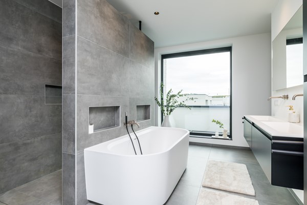 Foto - Te koop: Imposant ontworpen villa uit 2023 die alles te bieden heeft: luxe, comfort en duurzaamheid in de geliefde nieuwbouwwijk Park Hoogveld